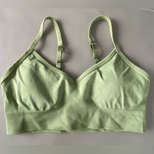 Lululemon Ebb to Street * Light support C/D cup. Green.